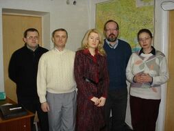 Фото співробітників 2004 року