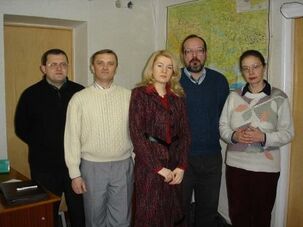 Фото співробітників 2004 року