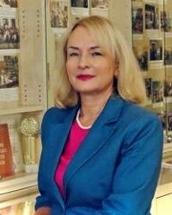 Березівська Л. Д. - д-р пед. наук, проф., акад. НАПН України, заслуж. діяч науки і техніки України, директор ДНПБ України ім. В. О. Сухомлинського НАПН України